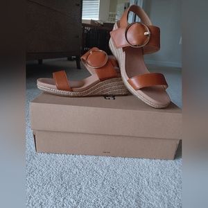 NWT UGG Navee Wedge Sandals, Size 7.5, Tan Leather